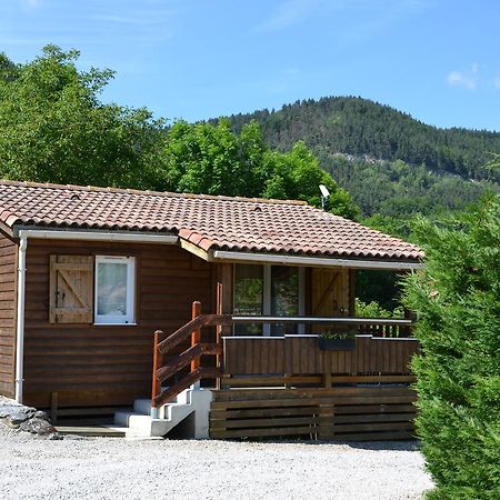 Camping La Mare Aux Fees Hotel Roquefeuil Zewnętrze zdjęcie