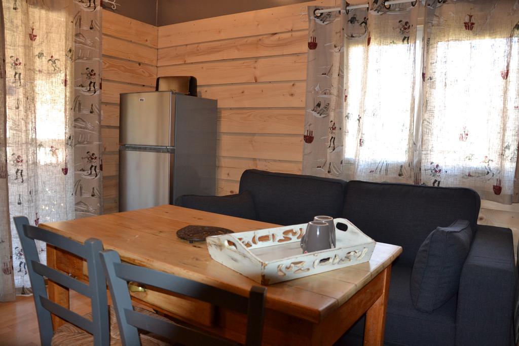 Camping La Mare Aux Fees Hotel Roquefeuil Zewnętrze zdjęcie
