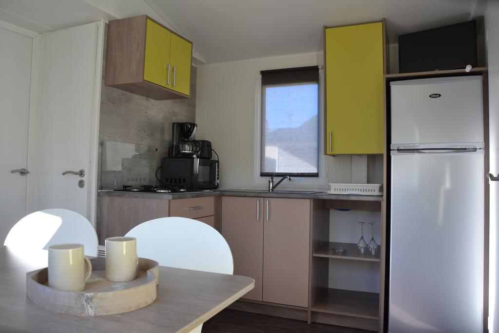 Camping La Mare Aux Fees Hotel Roquefeuil Zewnętrze zdjęcie