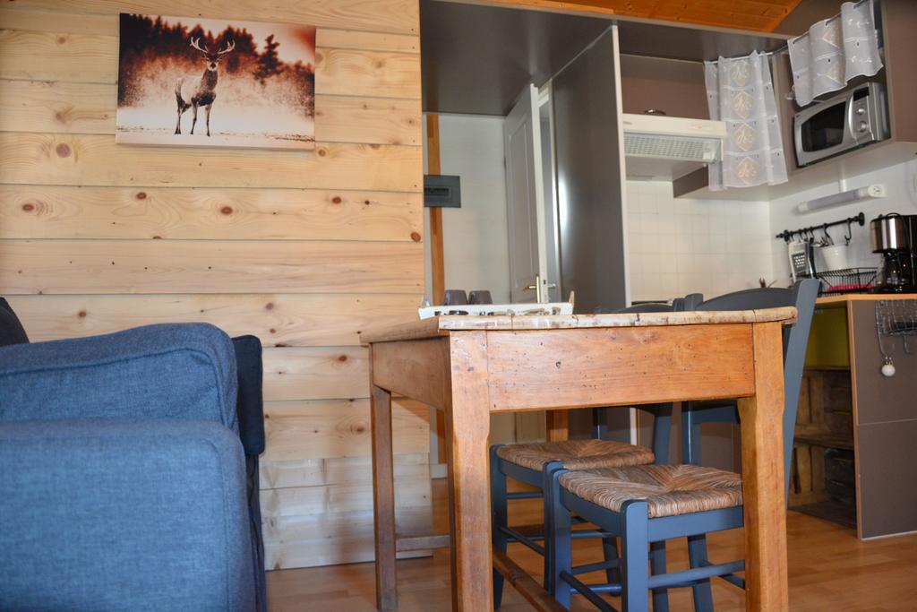 Camping La Mare Aux Fees Hotel Roquefeuil Zewnętrze zdjęcie