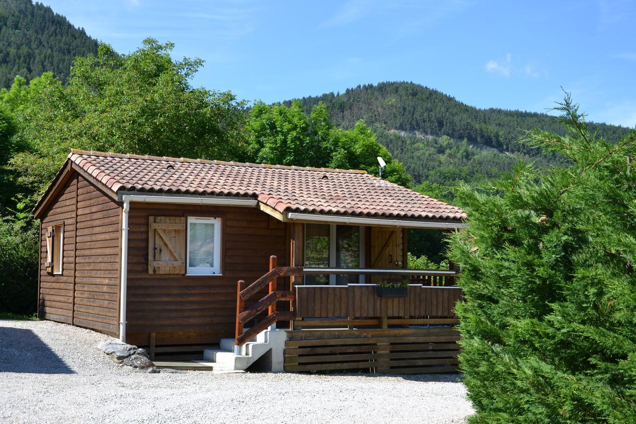 Camping La Mare Aux Fees Hotel Roquefeuil Zewnętrze zdjęcie