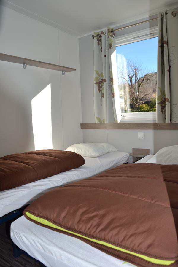 Camping La Mare Aux Fees Hotel Roquefeuil Zewnętrze zdjęcie