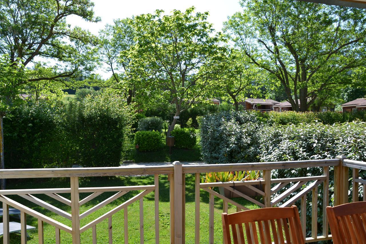 Camping La Mare Aux Fees Hotel Roquefeuil Zewnętrze zdjęcie