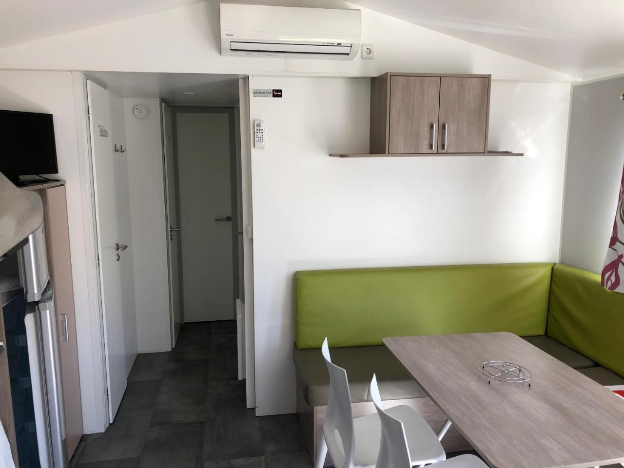 Camping La Mare Aux Fees Hotel Roquefeuil Zewnętrze zdjęcie