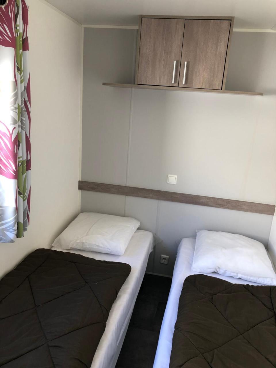 Camping La Mare Aux Fees Hotel Roquefeuil Zewnętrze zdjęcie